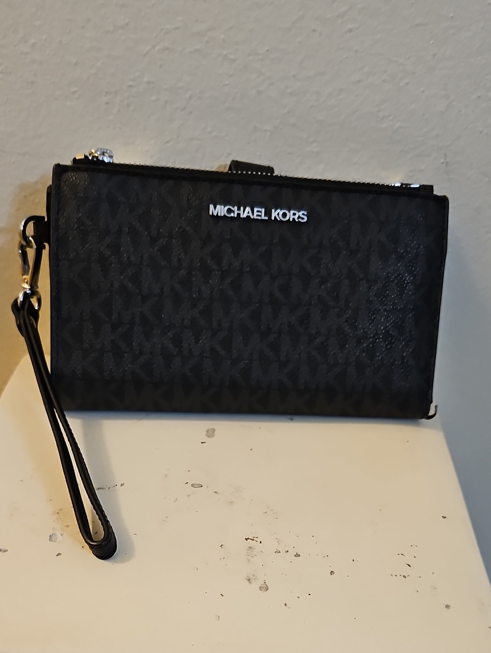 Michael Kors Black Signature Logo Women’s Phone Wristlet